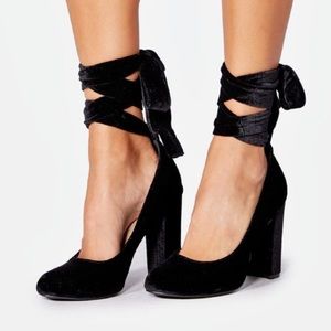 Justfab tetra velvet wraparound ankle tie pump